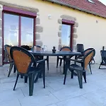 Maison Moderne Avec Terrasse Et Jardin à Beaune-d'allier - Fr-1-489-554 * Beaune d'Allier