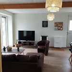 Maison Moderne Avec Terrasse Et Jardin à Beaune-d'allier - Fr-1-489-554 Hébergement de vacances *