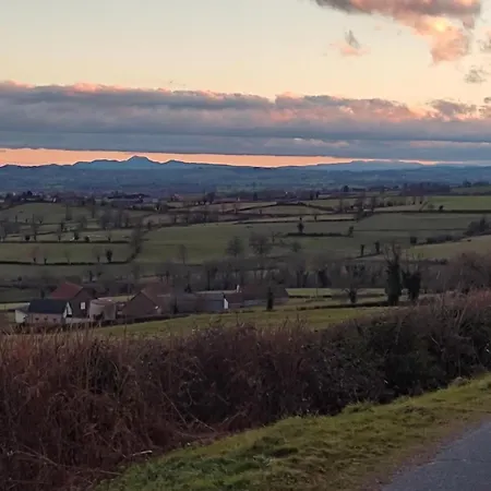 Сasa de vacaciones Naturel, Proche Montluçon&néris-les-bains - Fr-1-489-554 *